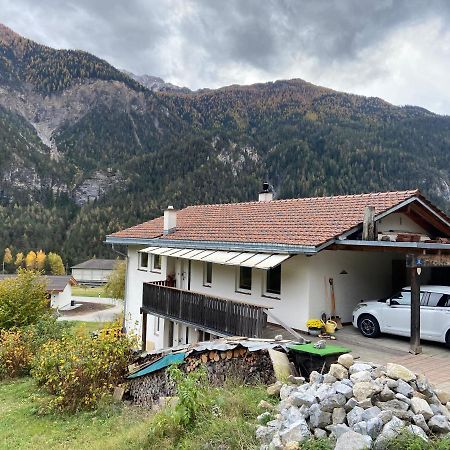 Ferienwohnung Im Herzen Graubuendens Surava Екстериор снимка